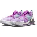 Nike LeBron Witness VII