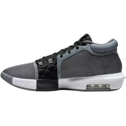 Nike LeBron Witness VIII