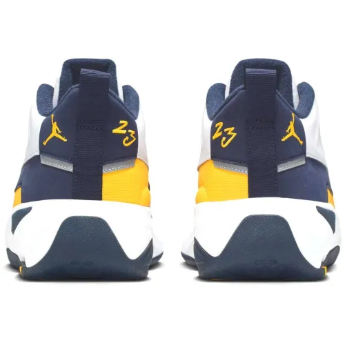 Nike Air Jordan Max Aura 7